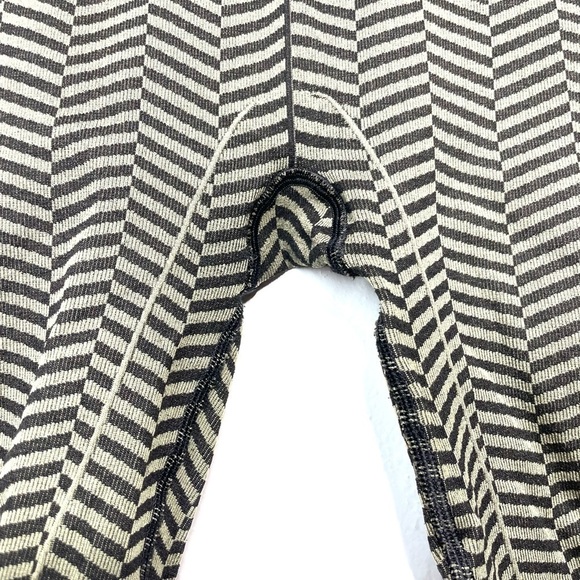 Lululemon In The Flow Crop II Heathered Fatigue Green 6 O22 - Picture 5 of 10